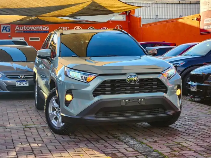 2020 Toyota RAV4 XLE FWD — 3