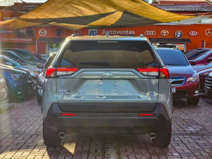 2020 Toyota RAV4 XLE FWD — 5
