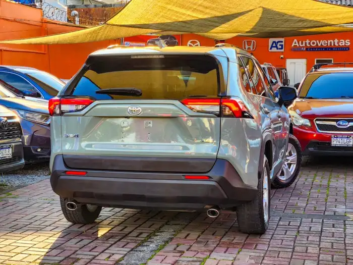 2020 Toyota RAV4 XLE FWD — 6
