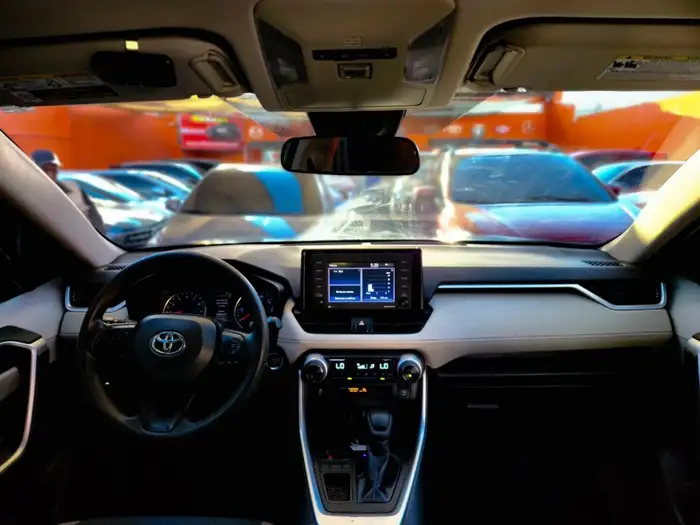 2020 Toyota RAV4 XLE FWD — 8