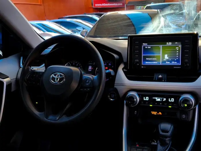 2020 Toyota RAV4 XLE FWD — 10