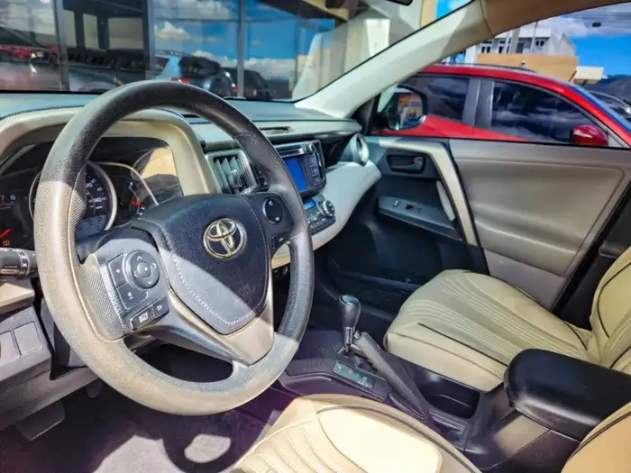 2013 Toyota RAV4 XLE — 7