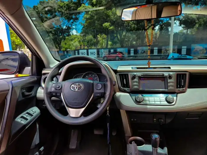 2013 Toyota RAV4 XLE — 10
