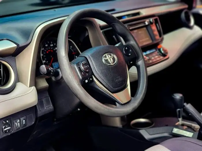 2015 Toyota RAV4 XLE — 7