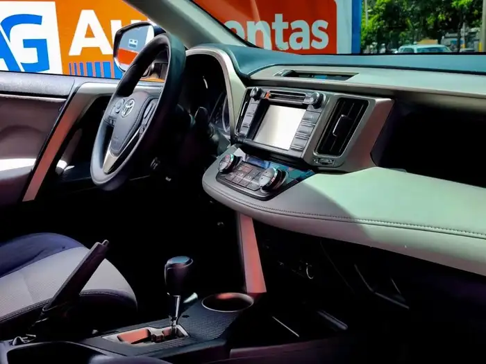 2015 Toyota RAV4 XLE — 9