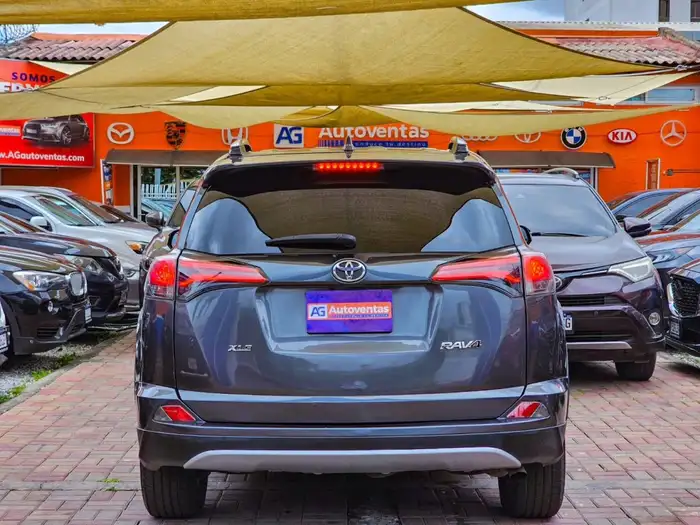 2018 Toyota RAV4 XLE — 5