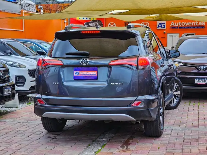 2018 Toyota RAV4 XLE — 6