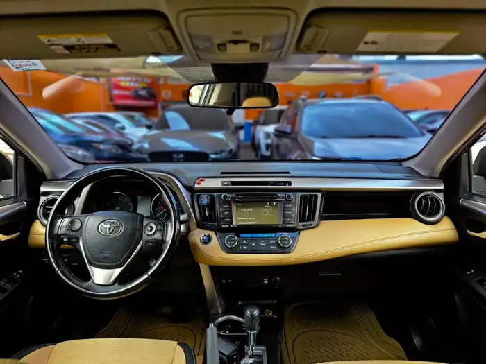 2018 Toyota RAV4 XLE — 8