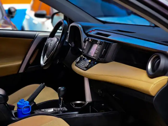 2018 Toyota RAV4 XLE — 9