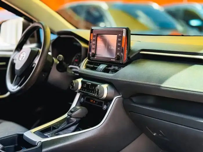 2020 Toyota RAV4 XLE — 9