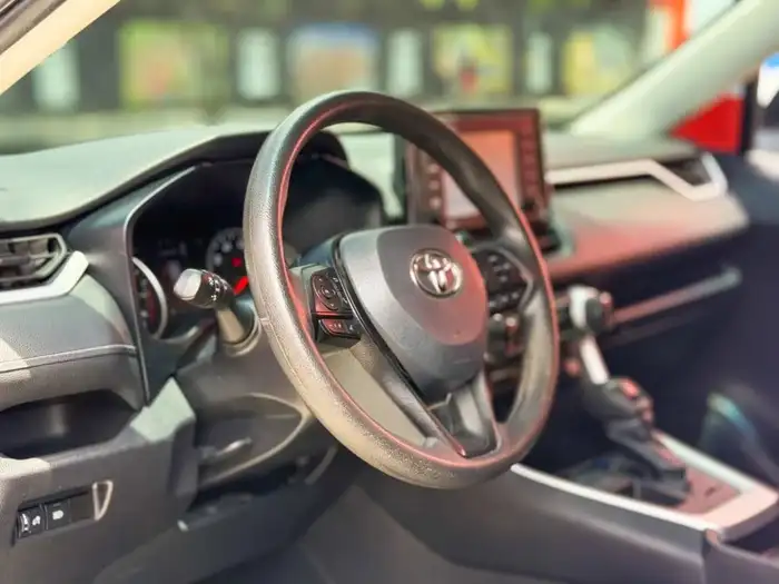 2021 Toyota RAV4 XLE — 7