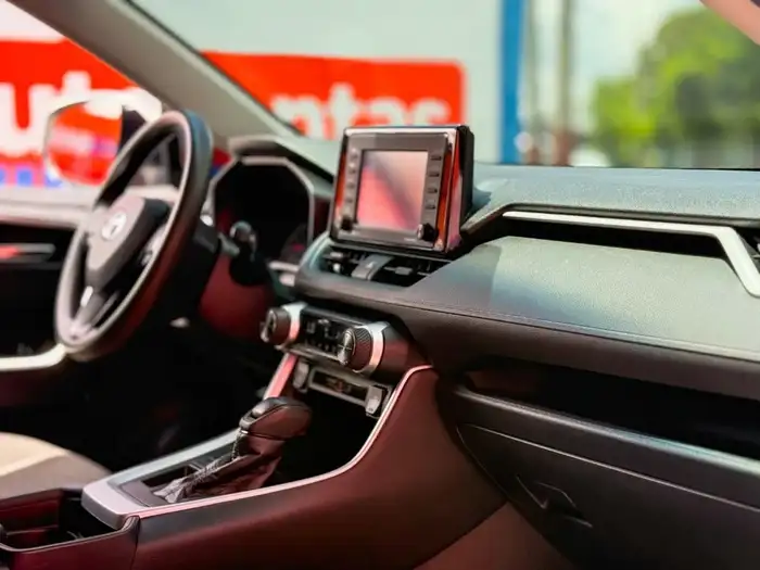 2021 Toyota RAV4 XLE — 9