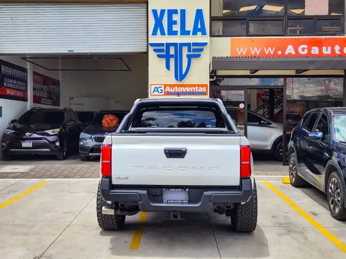 2024 Toyota TACOMA 4X4 — 5