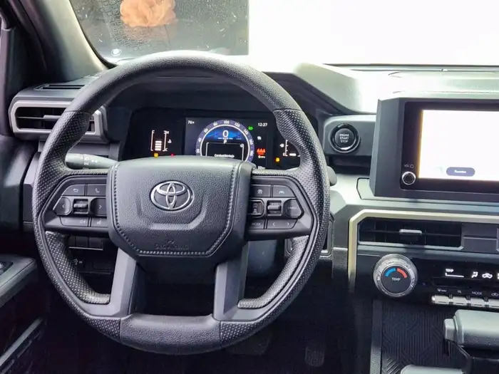 2024 Toyota TACOMA 4X4 — 10