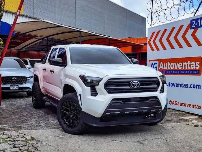 2024 Toyota TACOMA 4X4 — 3