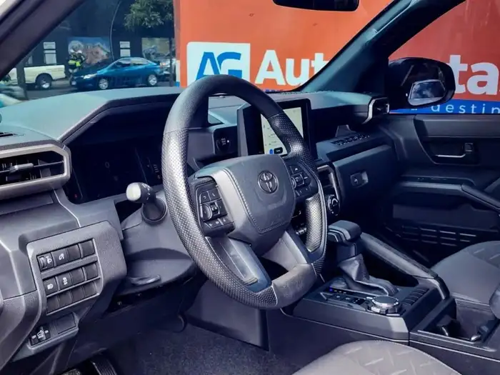 2024 Toyota TACOMA 4X4 — 7