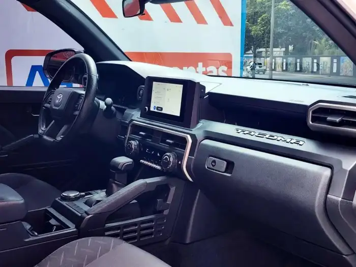 2024 Toyota TACOMA 4X4 — 9