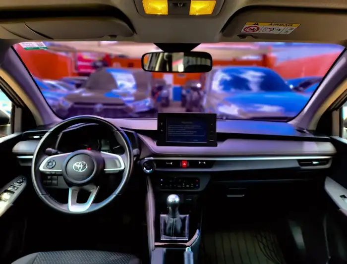 2023 Toyota YARIS E MECÁNICO DE AGENCIA — 8