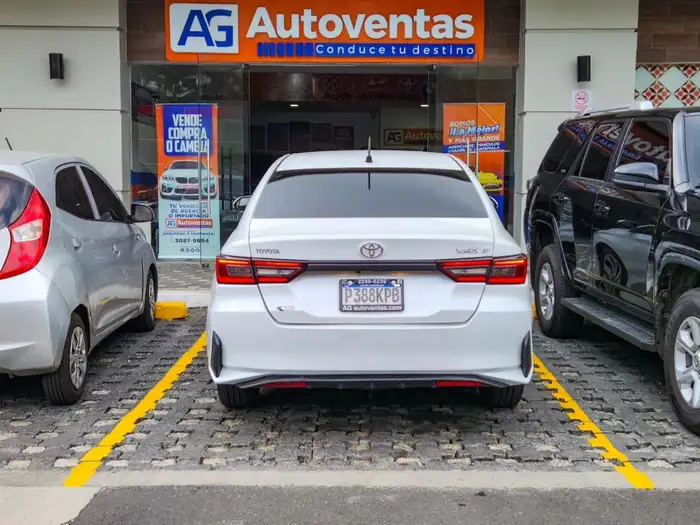 2024 Toyota YARIS E MECÁNICO DE AGENCIA — 5