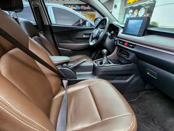2024 Toyota YARIS E MECÁNICO DE AGENCIA — 9