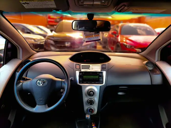 2007 Toyota Yaris — 8
