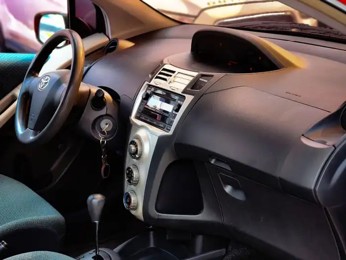 2007 Toyota Yaris — 9