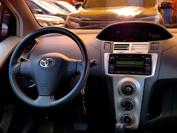 2007 Toyota Yaris — 10