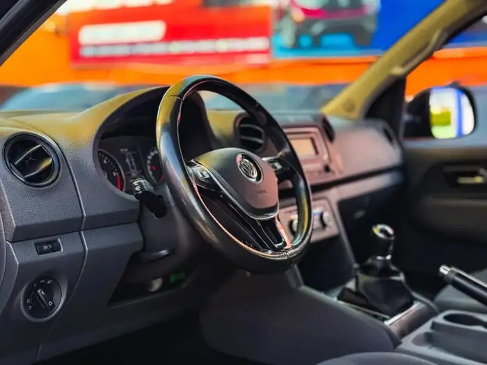 2017 Volkswagen AMAROK 4MOTION MECÁNICO DE AGENCIA — 7