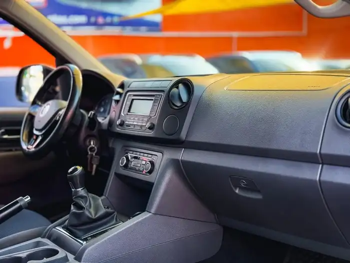 2017 Volkswagen AMAROK 4MOTION MECÁNICO DE AGENCIA — 9