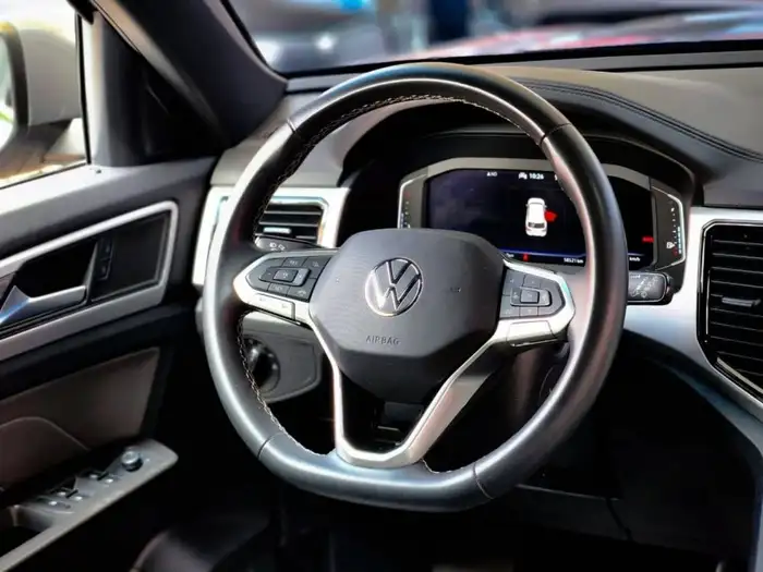 2022 Volkswagen ATLAS CROSS SE SPORT — 10