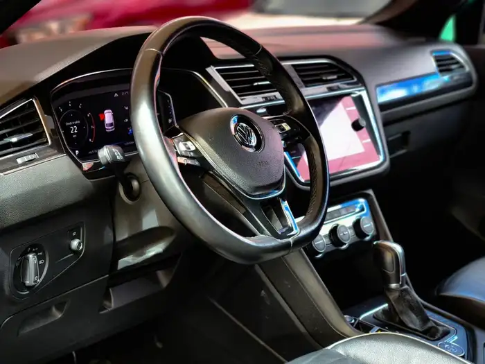 2020 Volkswagen TIGUAN HIGHLINE 4MOTION DE AGENCIA — 7