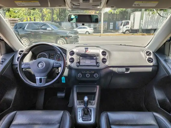 2011 Volkswagen TIGUAN S 2WD — 8
