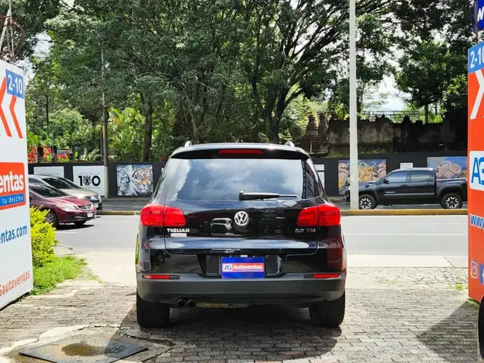 2013 Volkswagen TIGUAN S FWD — 5