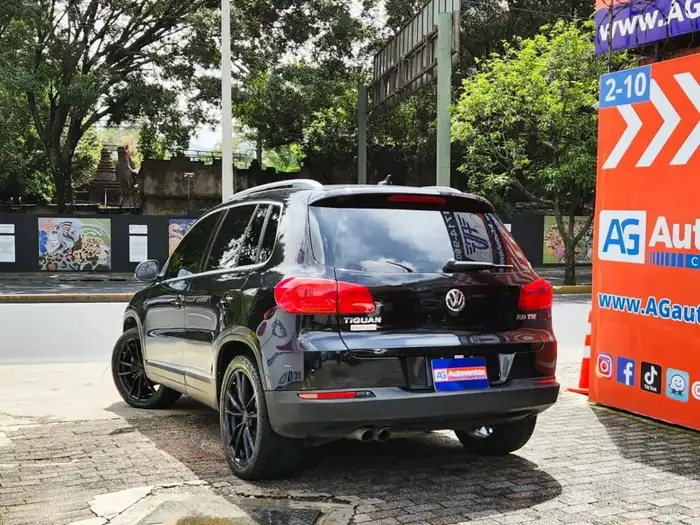 2013 Volkswagen TIGUAN S FWD — 6