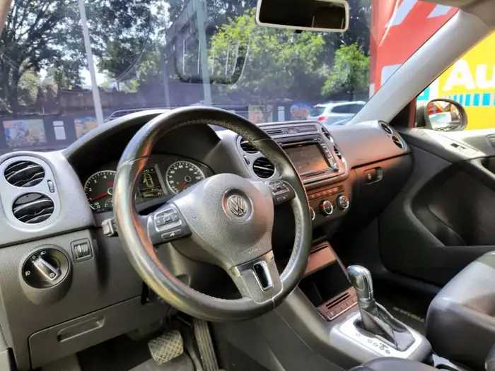 2013 Volkswagen TIGUAN S FWD — 7