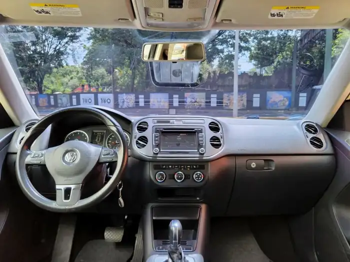 2013 Volkswagen TIGUAN S FWD — 8