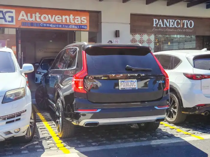 2019 Volvo XC90 T6 DE AGENCIA — 4