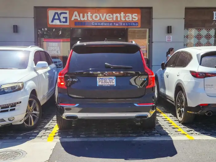 2019 Volvo XC90 T6 DE AGENCIA — 5