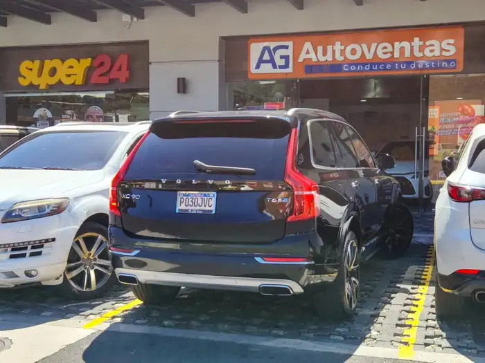 2019 Volvo XC90 T6 DE AGENCIA — 6