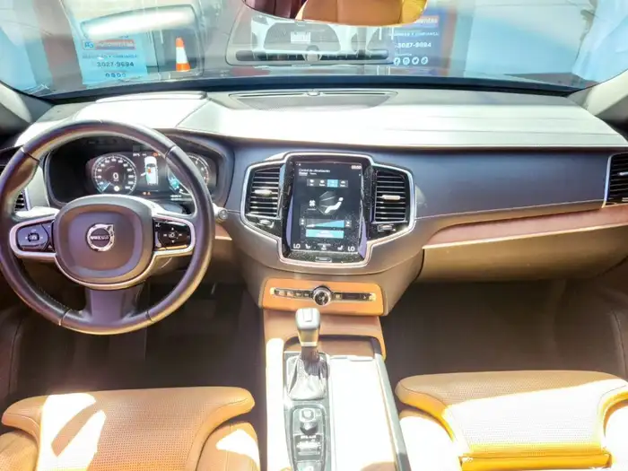 2019 Volvo XC90 T6 DE AGENCIA — 8