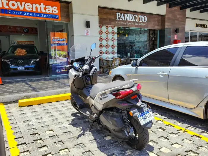2024 Yamaha X-MAX 300 DE AGENCIA — 4