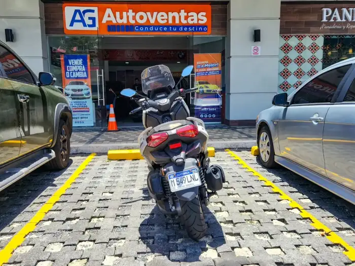 2024 Yamaha X-MAX 300 DE AGENCIA — 5