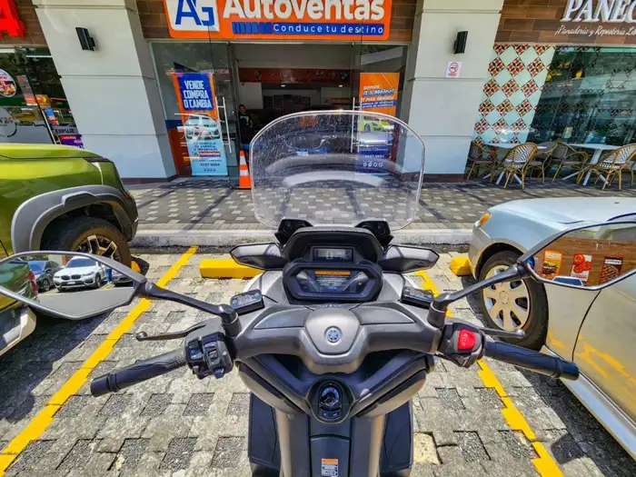 2024 Yamaha X-MAX 300 DE AGENCIA — 8