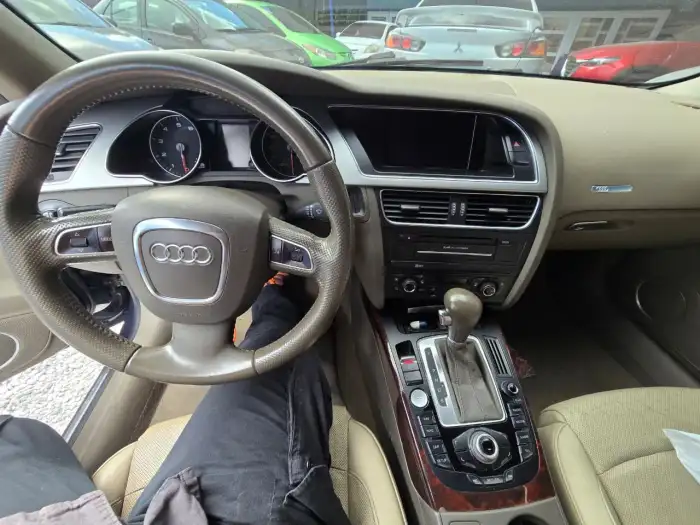 2012 Audi A5 2.0T CONVERTIBLE 2012 — 6