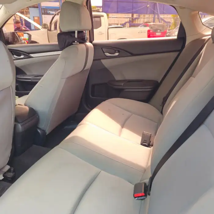2018 Honda Civic — 11