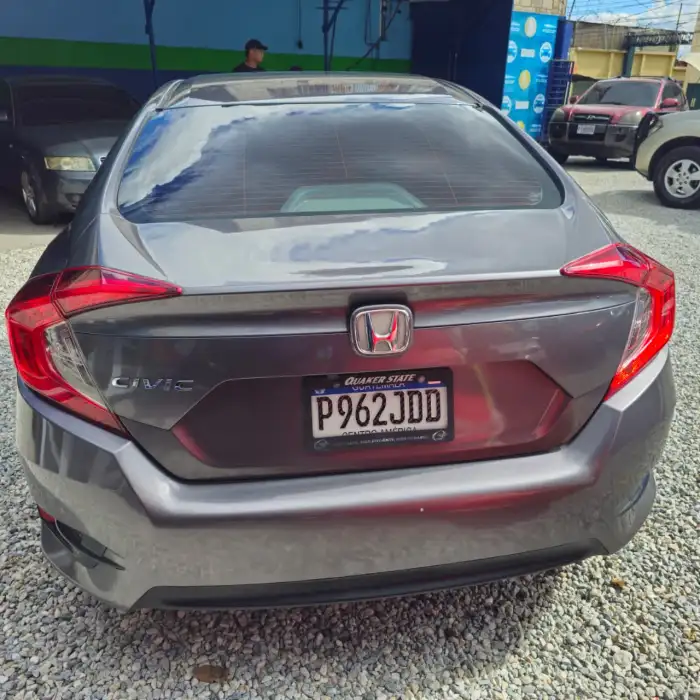 2018 Honda Civic — 6