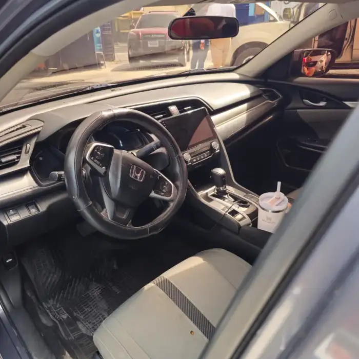 2018 Honda Civic — 8