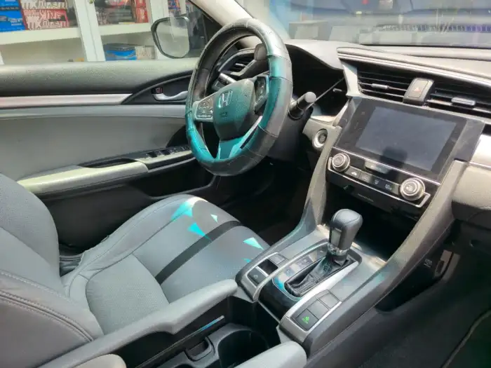 2017 Honda CIVIC XL — 8