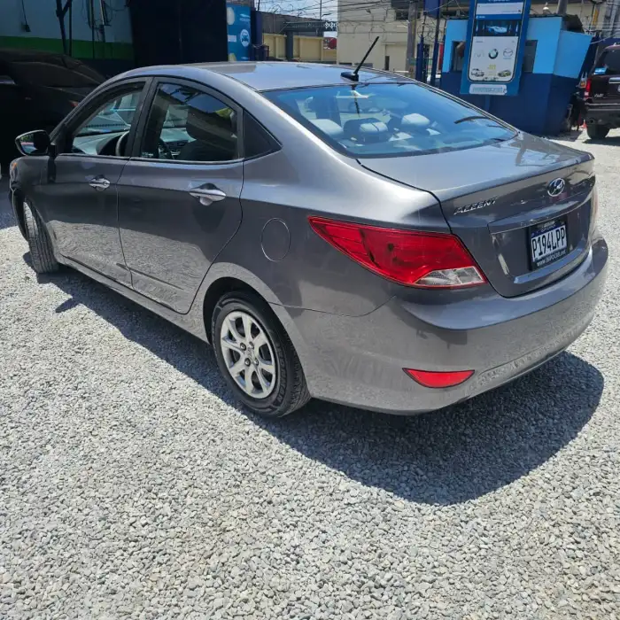 2017 Hyundai Accent — 4