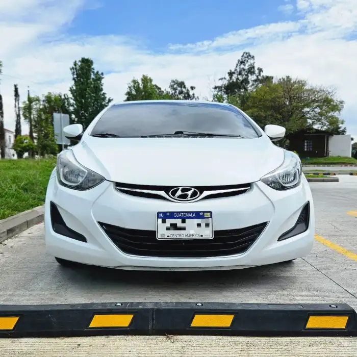 2015 Hyundai Elantra — 2